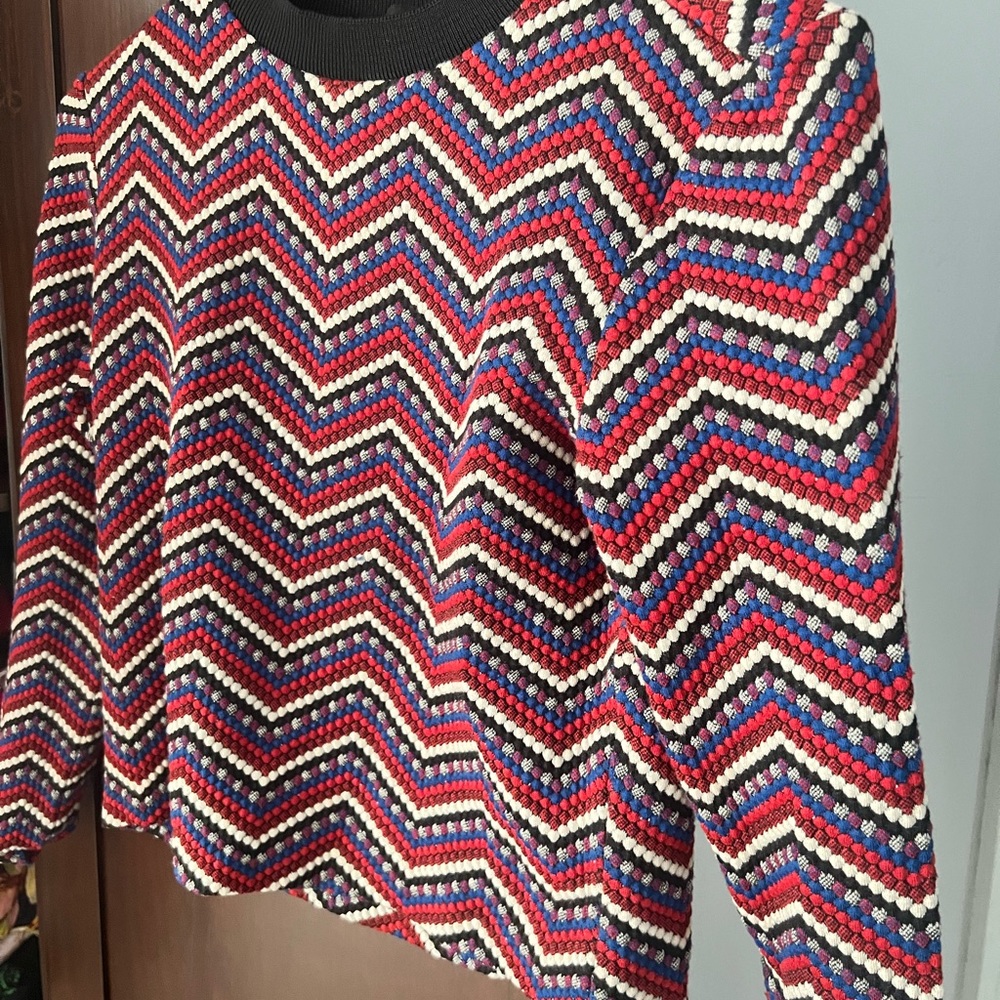 Patterned Knit top - Picture 2 of 4